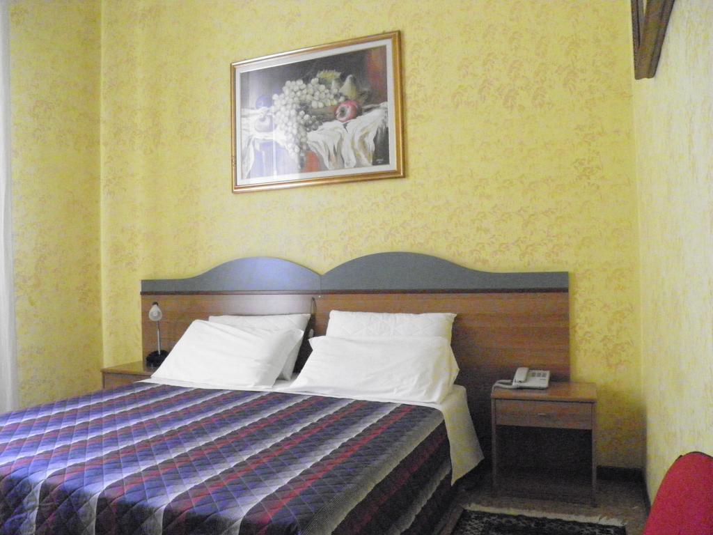 Hotel Gran Sasso Милан Экстерьер фото