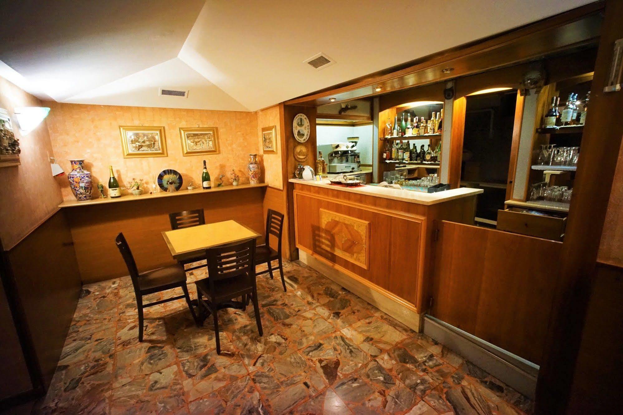 Hotel Gran Sasso Милан Экстерьер фото